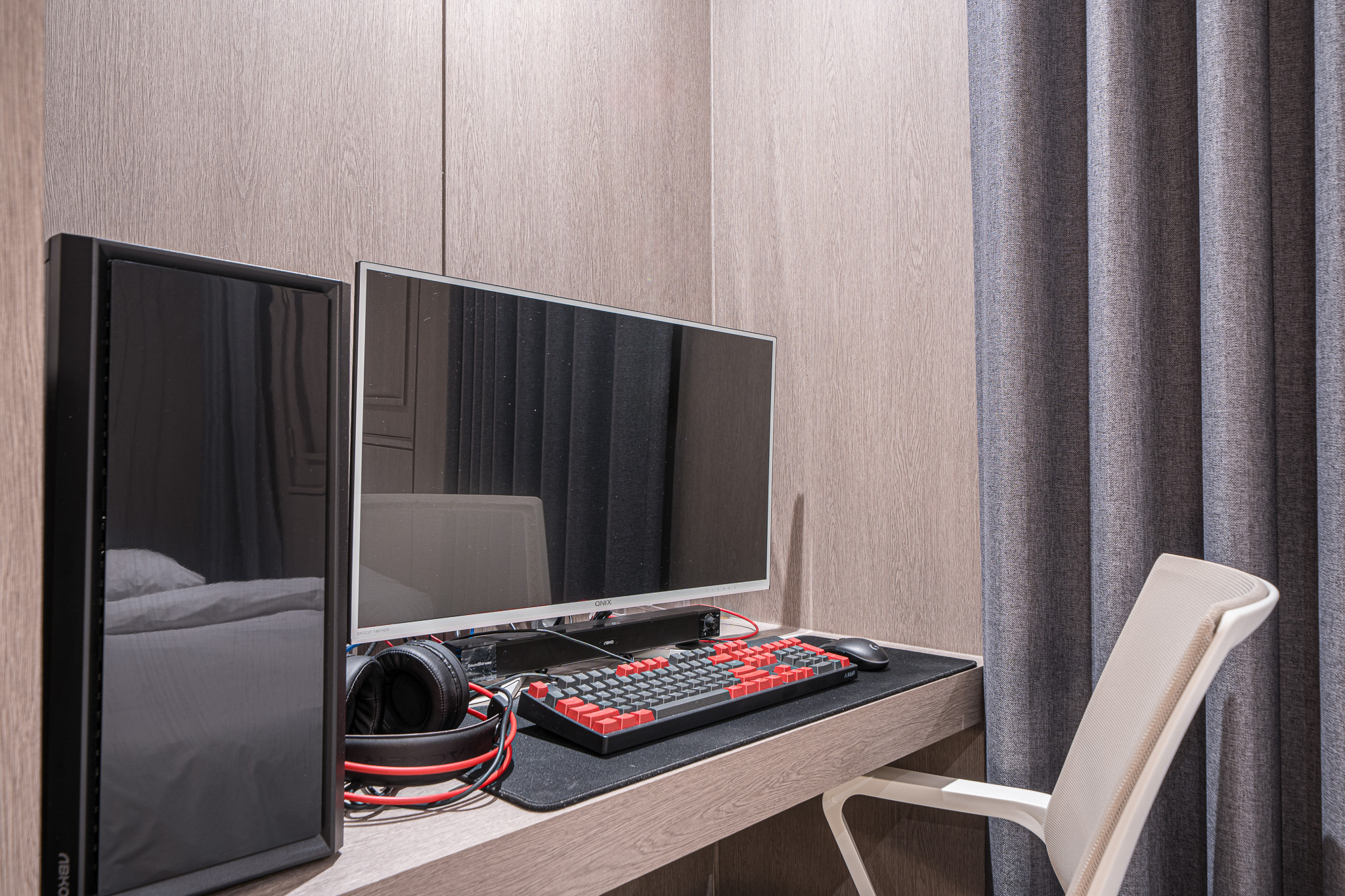 room detail thumbnail 2