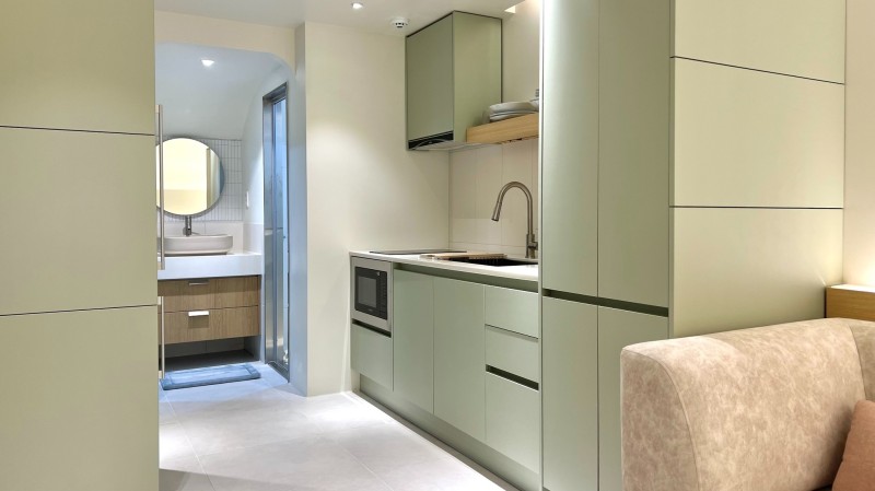 room detail thumbnail 2