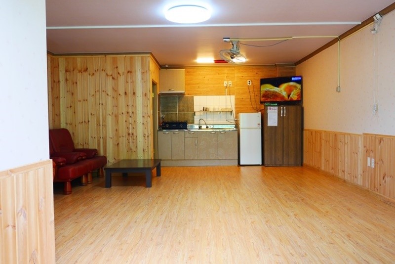 https://yaimg.yanolja.com/v5/2024/11/25/11/67445b5dc572f4.92496171.jpg