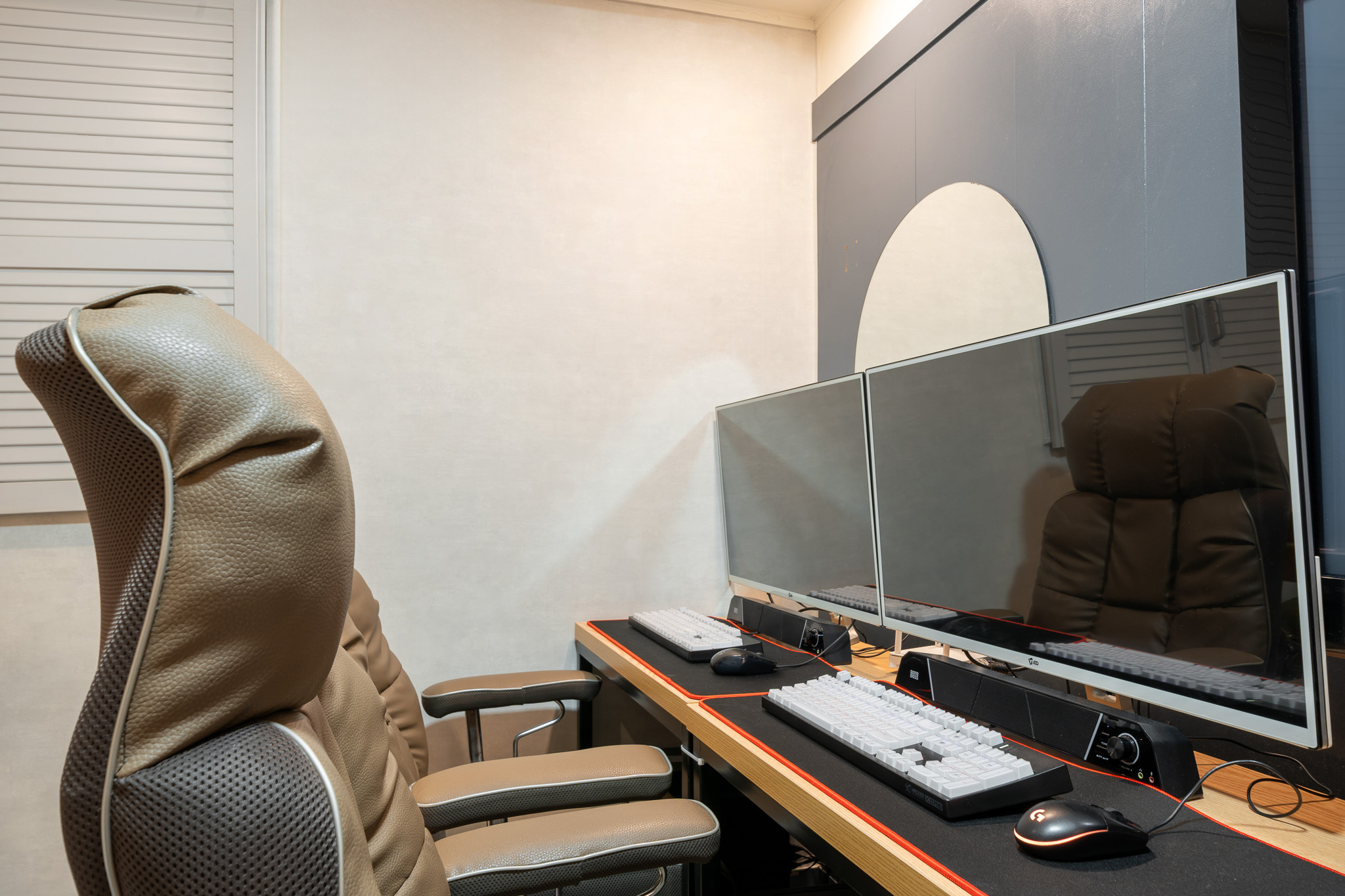 room detail thumbnail 2