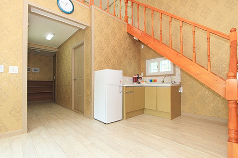 https://yaimg.yanolja.com/v5/2024/11/27/12/67470ff2c87052.11729823.jpg