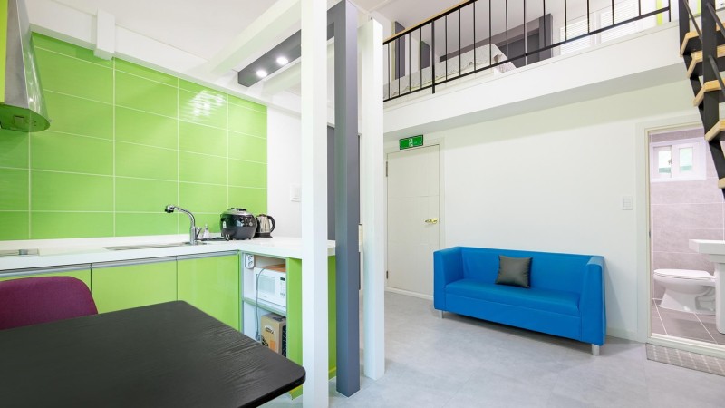 room detail thumbnail 2