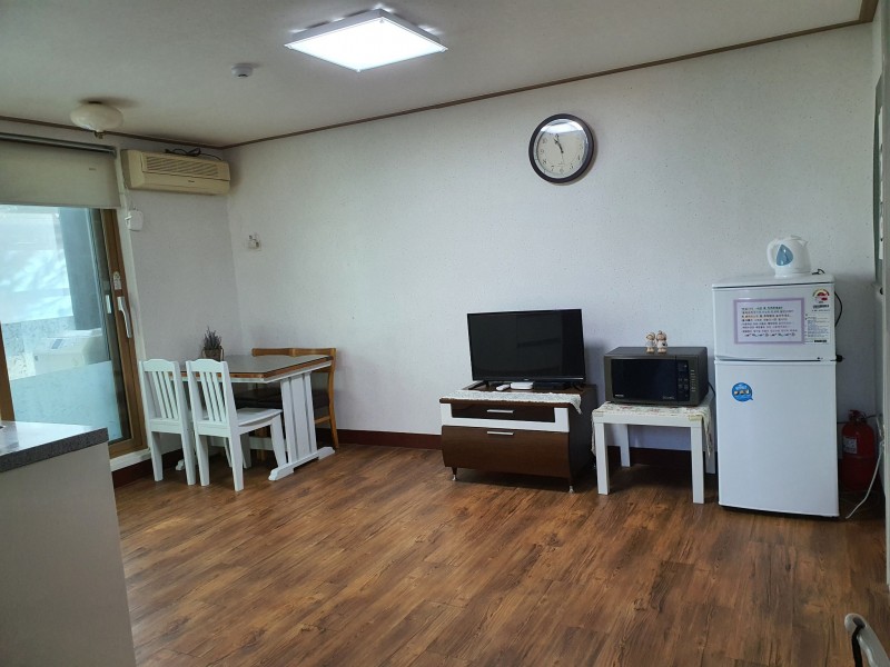 https://yaimg.yanolja.com/v5/2024/11/29/05/67494efb9e4cc7.57129611.jpg