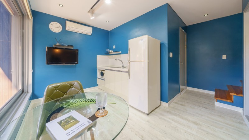 room detail thumbnail 2