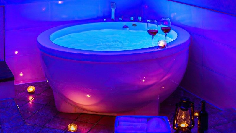 room detail thumbnail 2