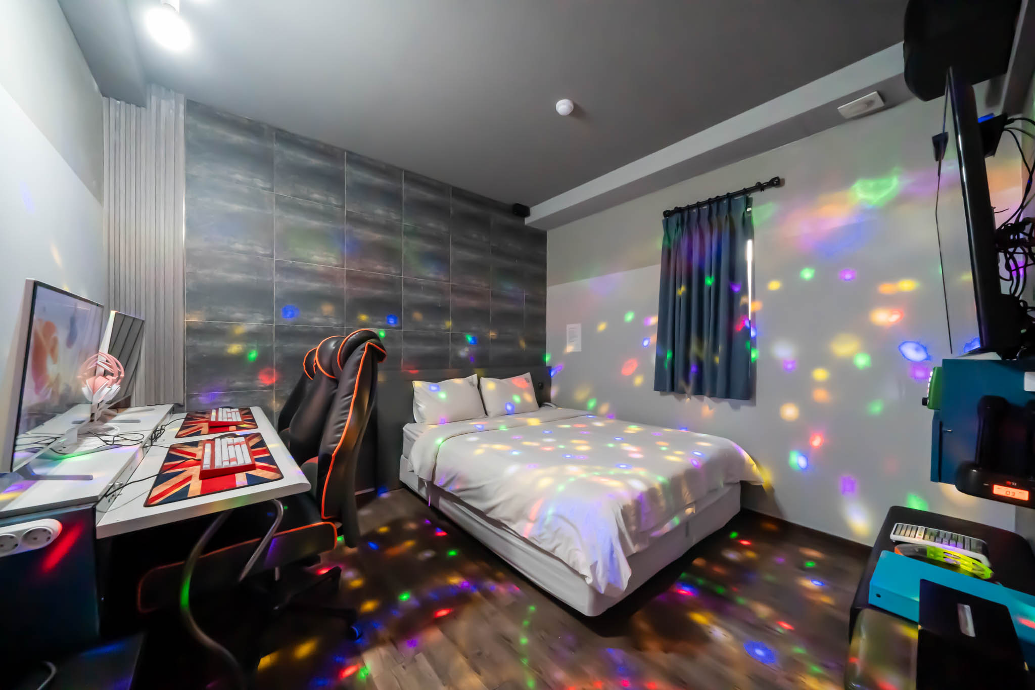 room detail thumbnail 0
