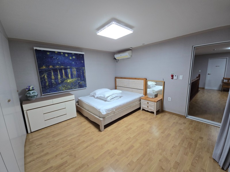 https://yaimg.yanolja.com/v5/2024/12/08/09/675564c436e259.74608326.jpg
