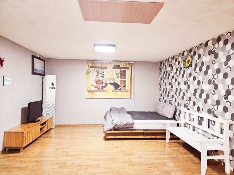 https://yaimg.yanolja.com/v5/2024/12/08/23/6756307384fff2.31527611.jpg