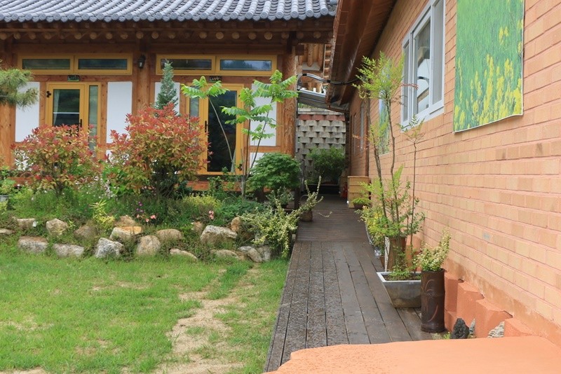 https://yaimg.yanolja.com/v5/2024/12/09/00/67563e8598c1b7.77307590.jpg