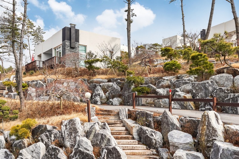 태안 SE클럽풀빌라펜션 외관