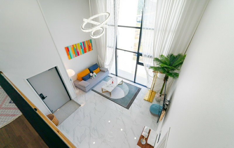 room detail thumbnail 2