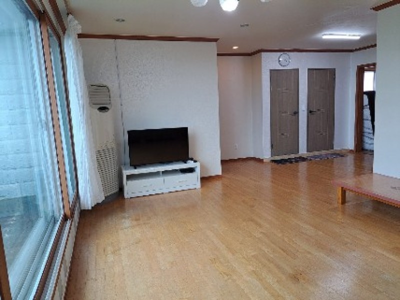 https://yaimg.yanolja.com/v5/2024/12/12/03/675a5d9f91f3a9.13035285.jpg