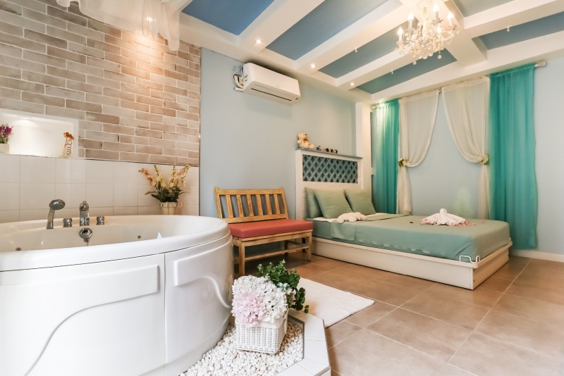 room detail thumbnail 1