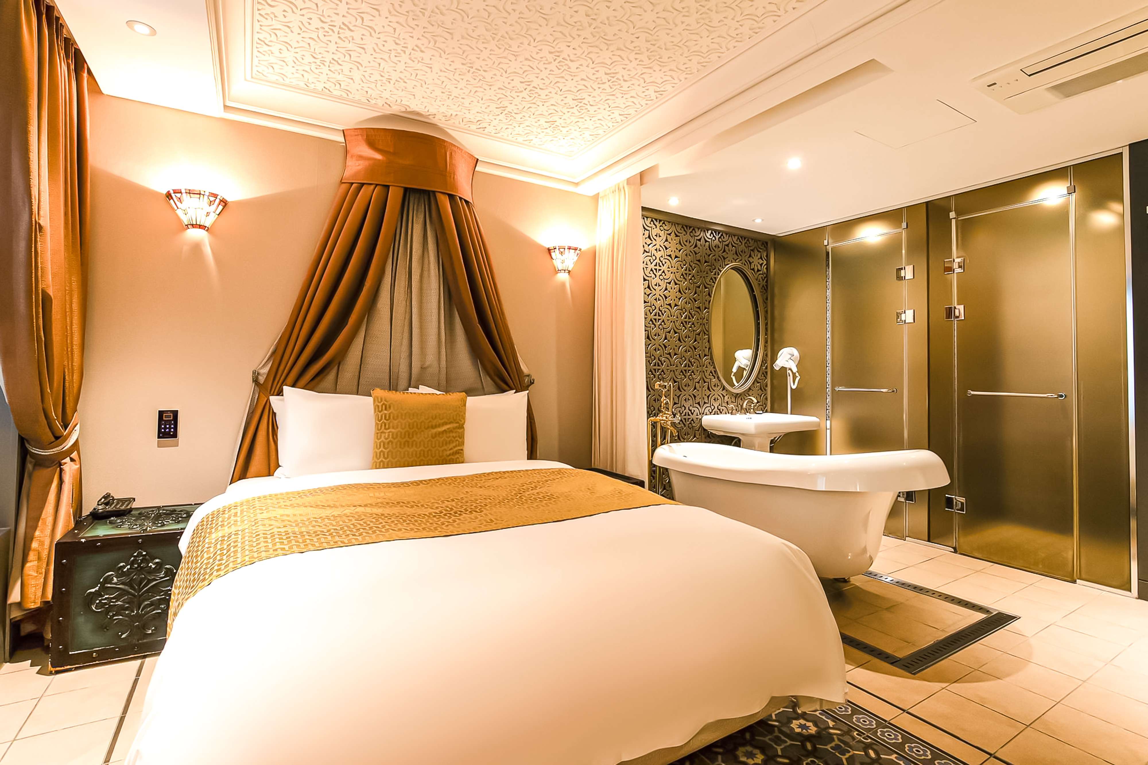 room detail thumbnail 1