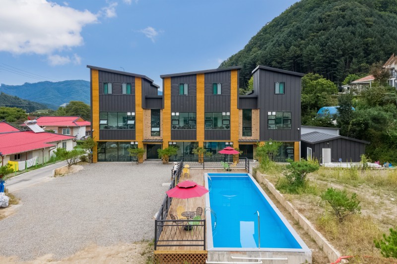 가평 테라피스파펜션 외관