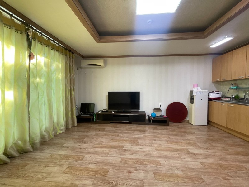 https://yaimg.yanolja.com/v5/2024/12/18/06/67626bb253b233.72609483.jpg