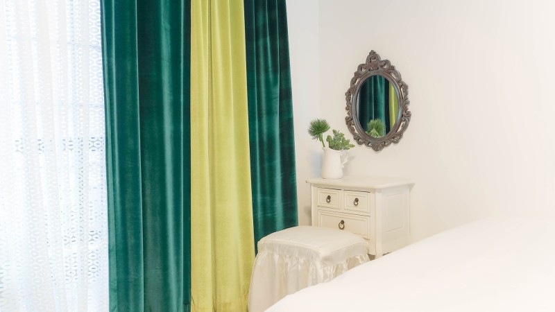 room detail thumbnail 2