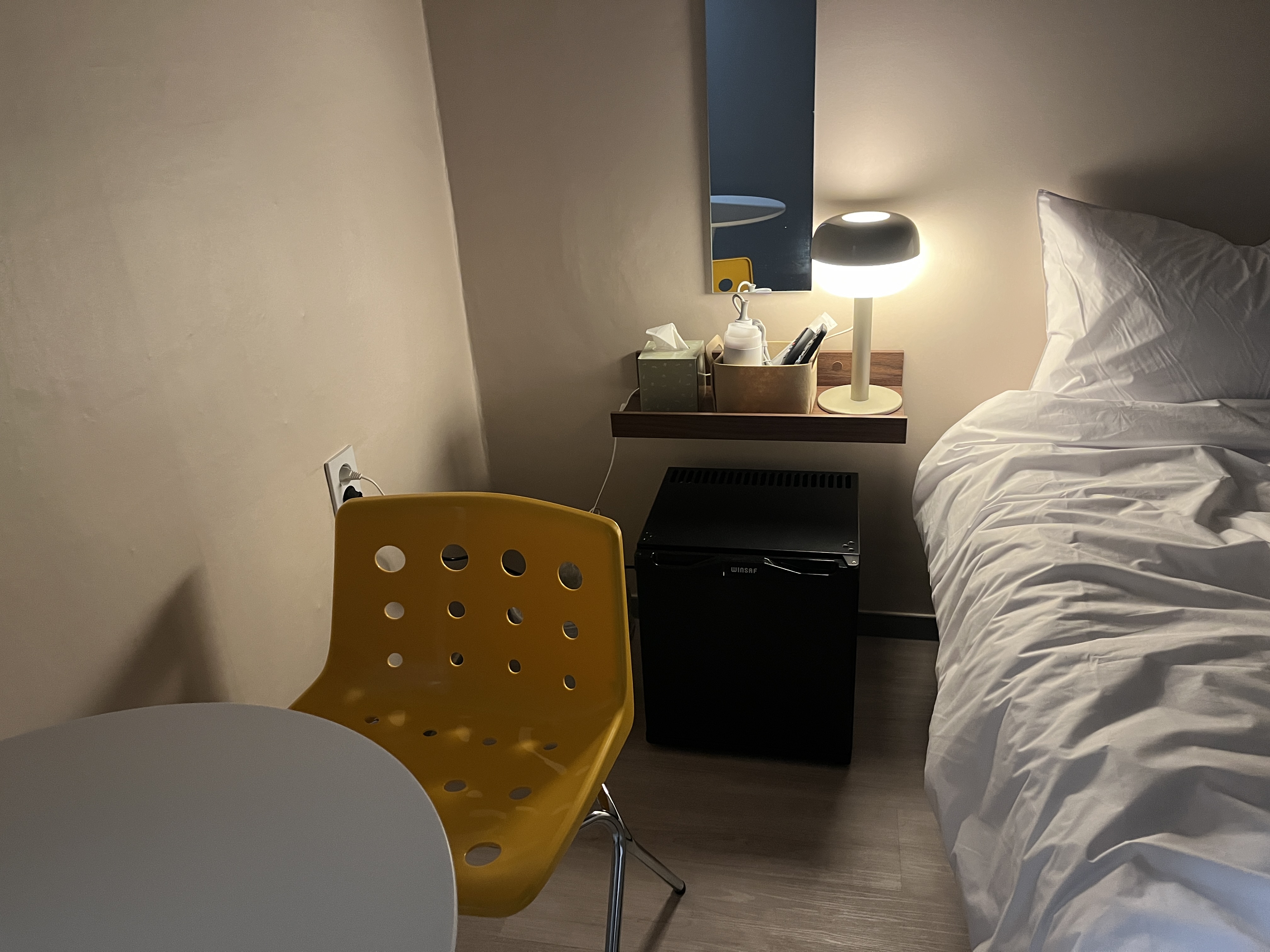room detail thumbnail 2