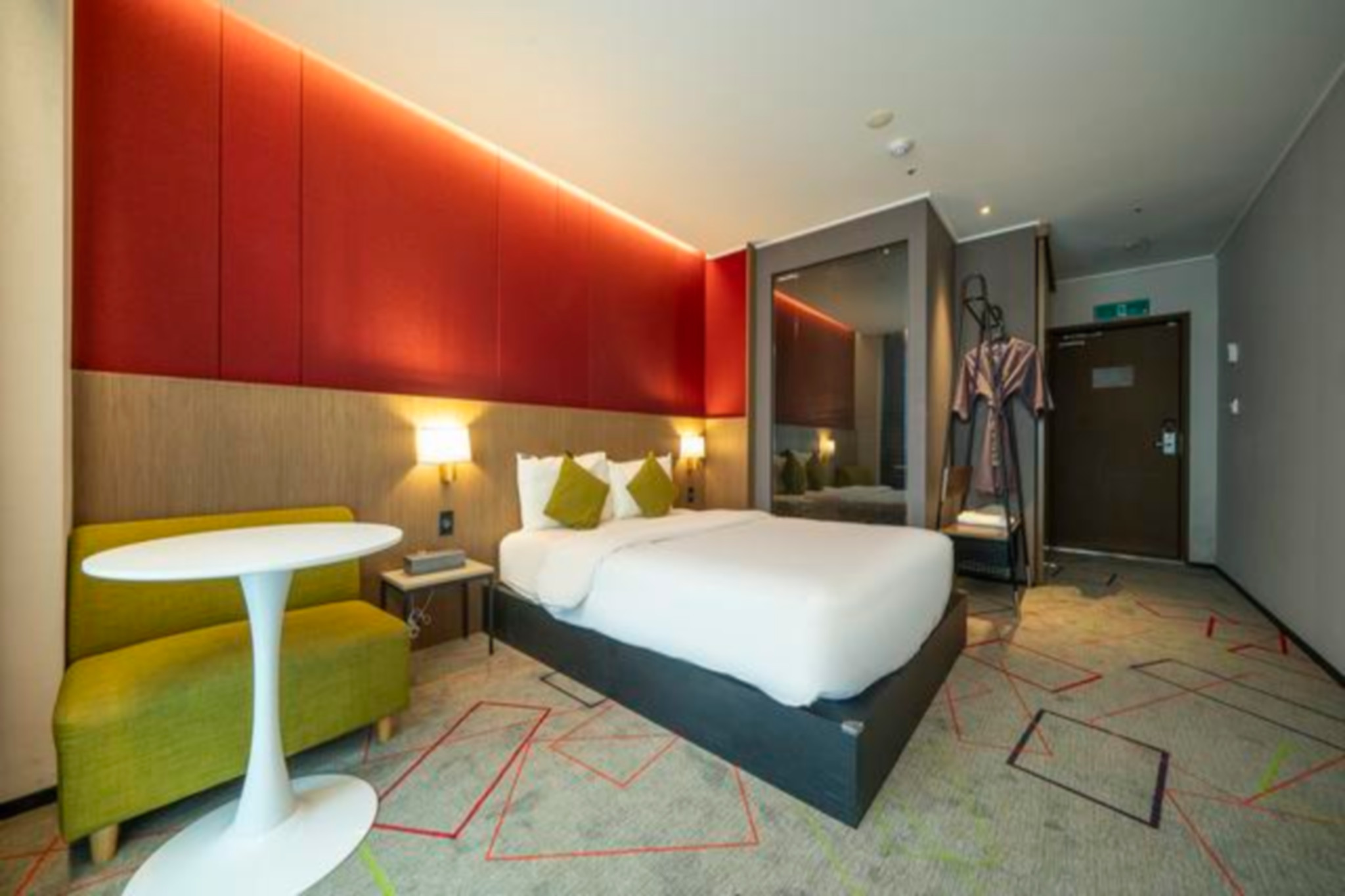 room detail thumbnail 1