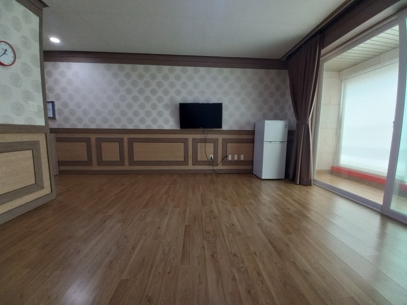 https://yaimg.yanolja.com/v5/2024/12/24/02/676a1891e83d18.11998093.jpg