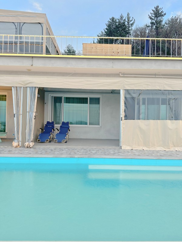 https://yaimg.yanolja.com/v5/2024/12/24/02/676a1debc447b7.93164542.jpg