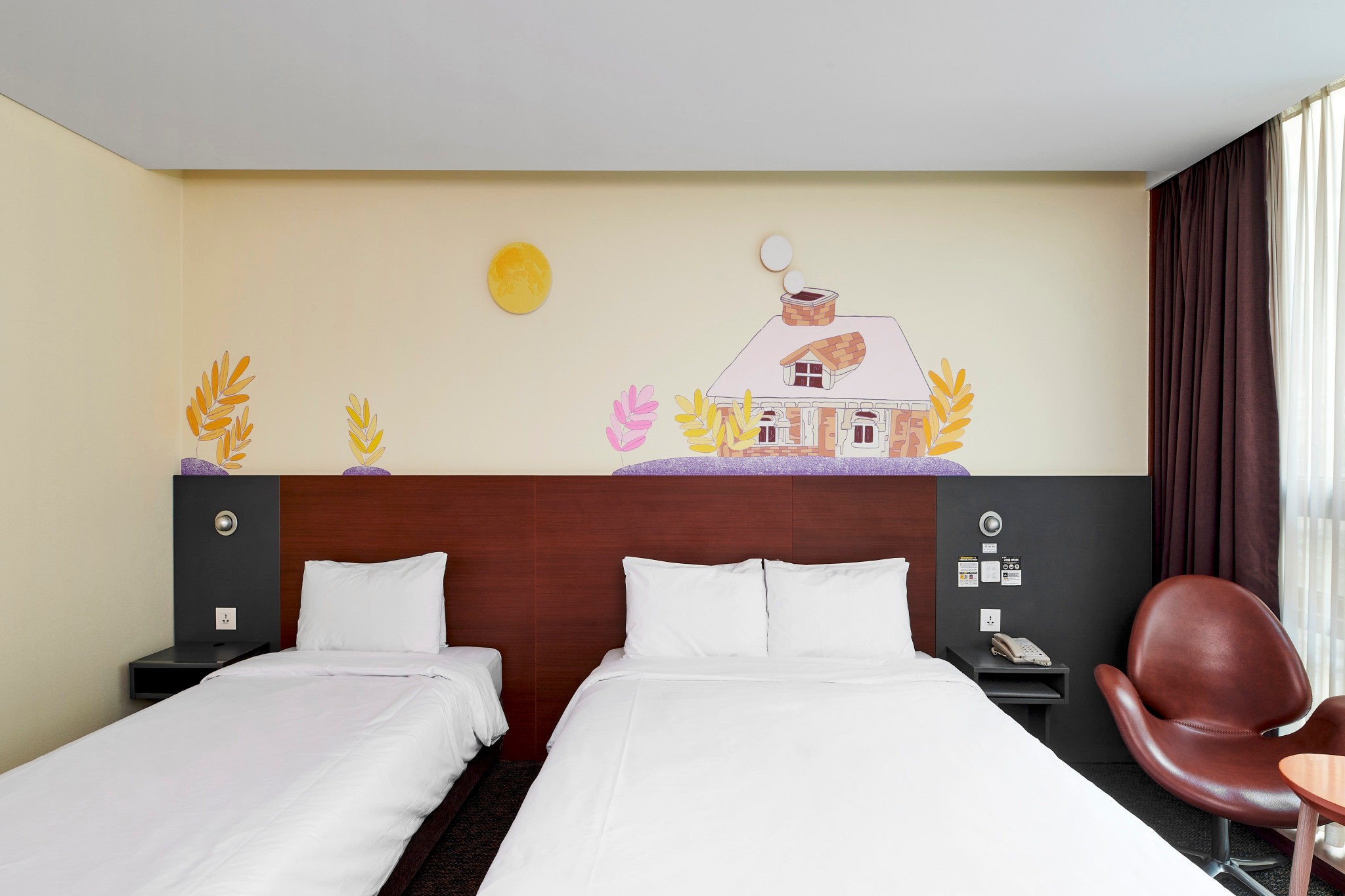 room detail thumbnail 1