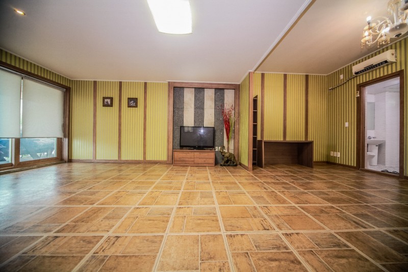 https://yaimg.yanolja.com/v5/2024/12/25/00/676b521db98351.54677915.jpg