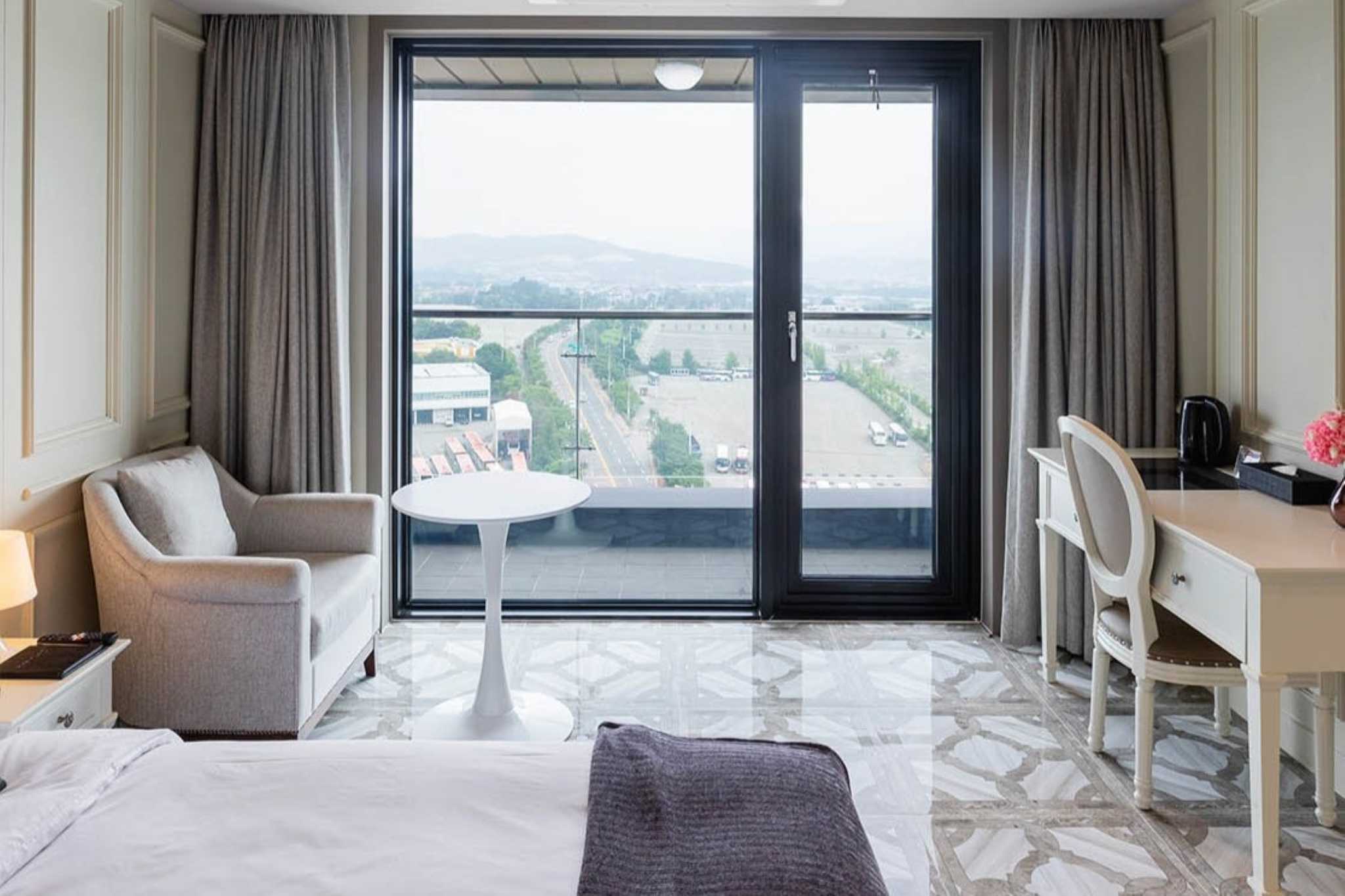 이그제큐티브 테라스 더블(단독★에버랜드 2인 이용권 제공, 체크인 시 배정)