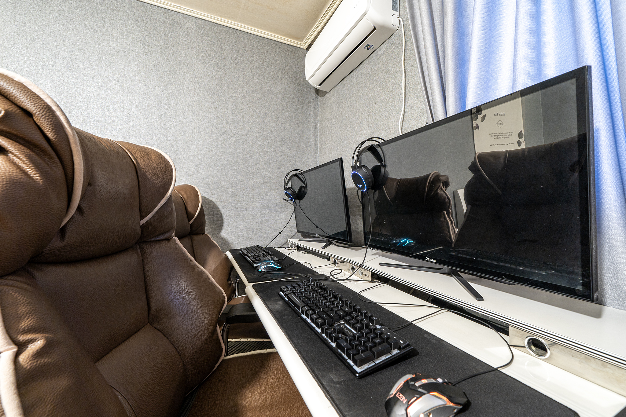 room detail thumbnail 1