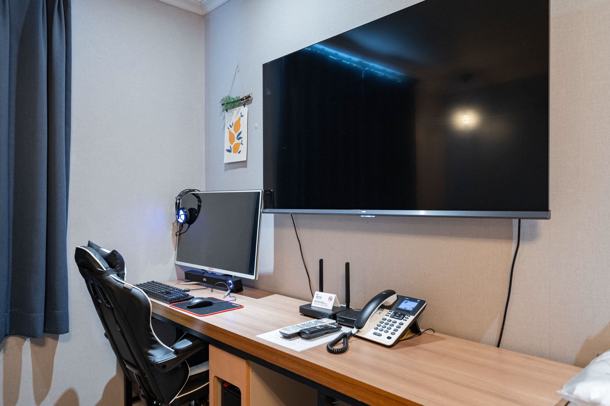 room detail thumbnail 2