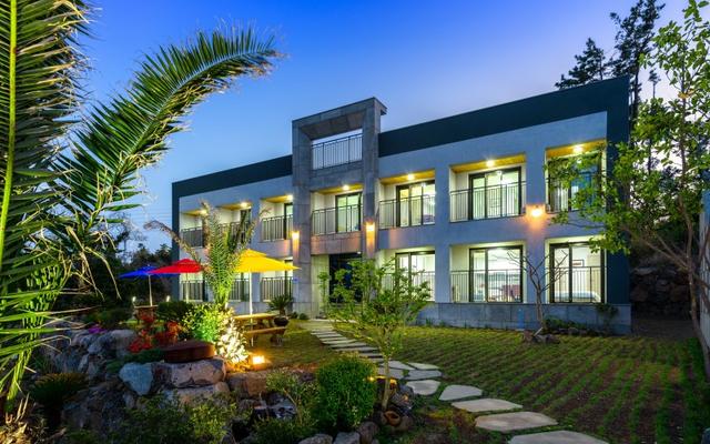 제주 해피니스펜션 (해수욕장 인근)