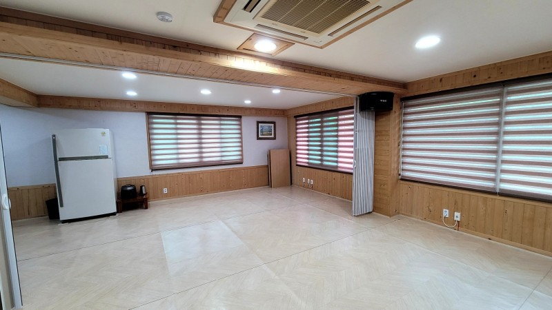 https://yaimg.yanolja.com/v5/2025/01/01/06/6774e25b4cad84.43452632.jpg