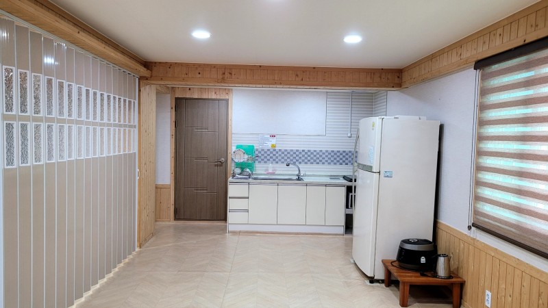 https://yaimg.yanolja.com/v5/2025/01/01/06/6774e26107cc45.57903926.jpg
