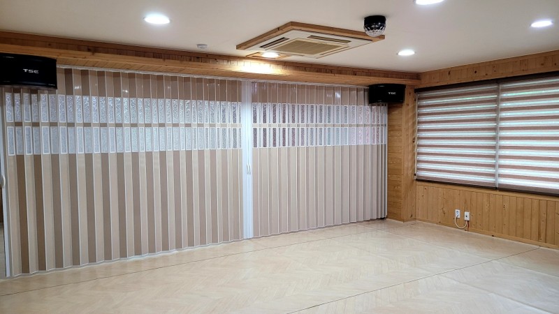 https://yaimg.yanolja.com/v5/2025/01/01/06/6774e26ba56830.96215215.jpg