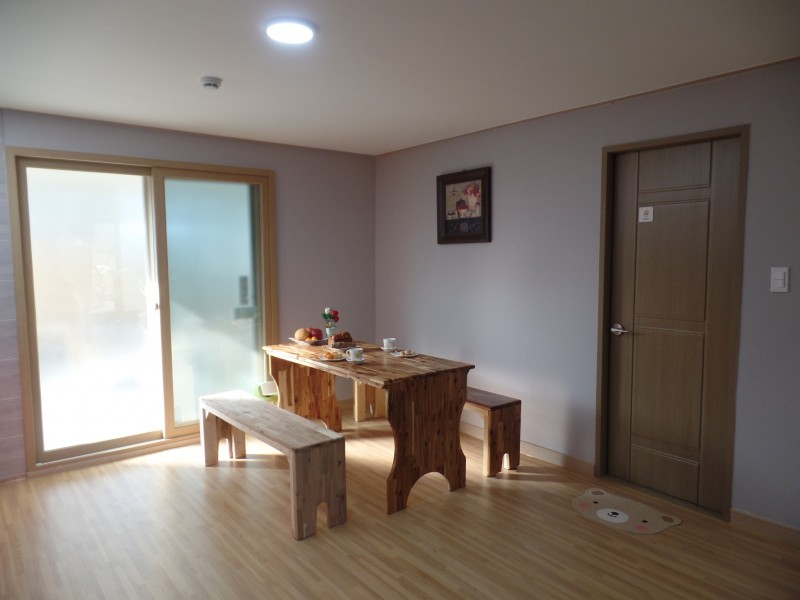 https://yaimg.yanolja.com/v5/2025/01/01/09/6775110ede6233.55342204.JPG