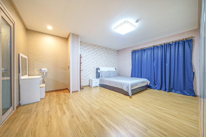https://yaimg.yanolja.com/v5/2025/01/02/01/6775e856c4e8d4.10927342.jpg