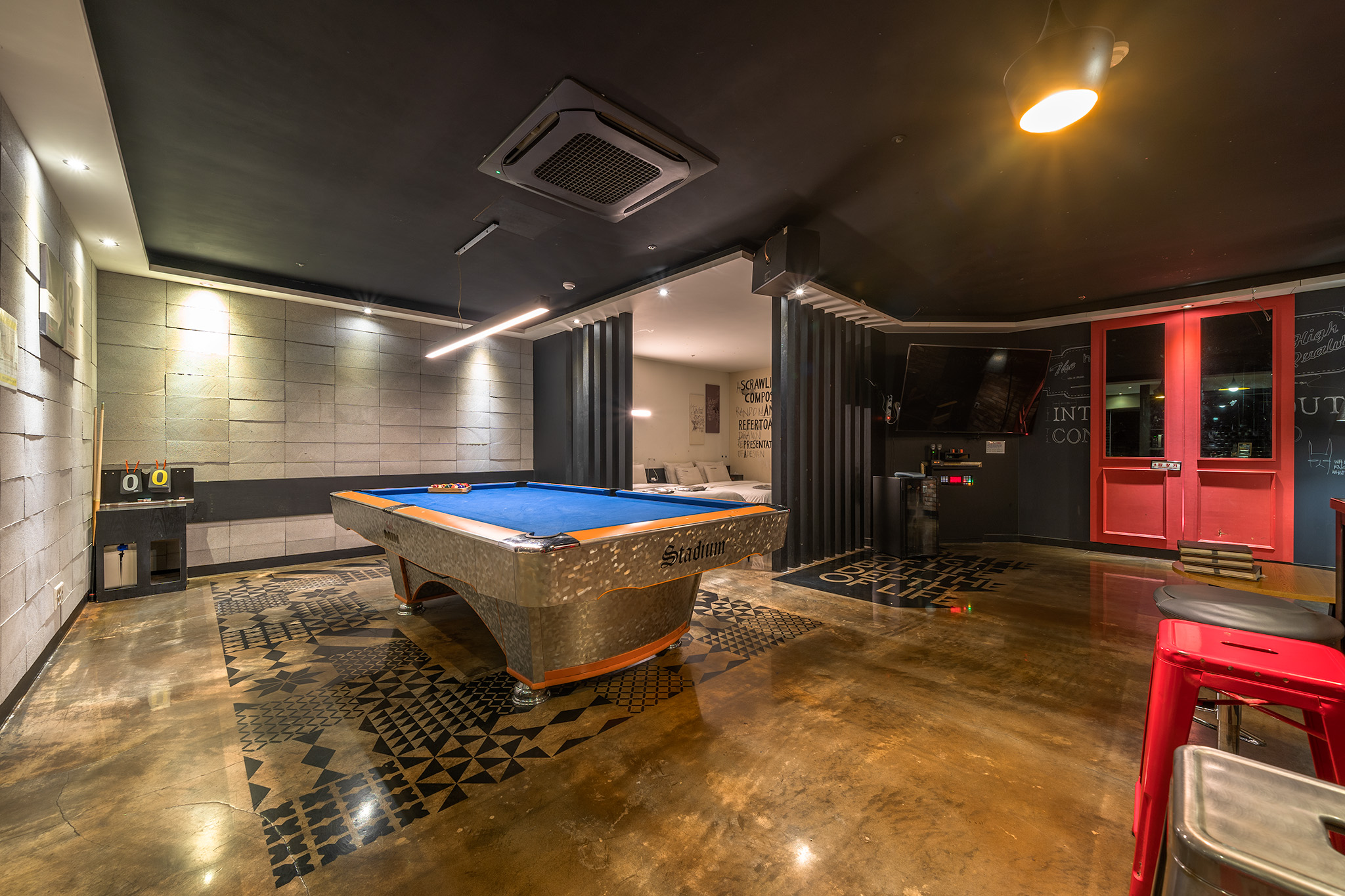 room detail thumbnail 0