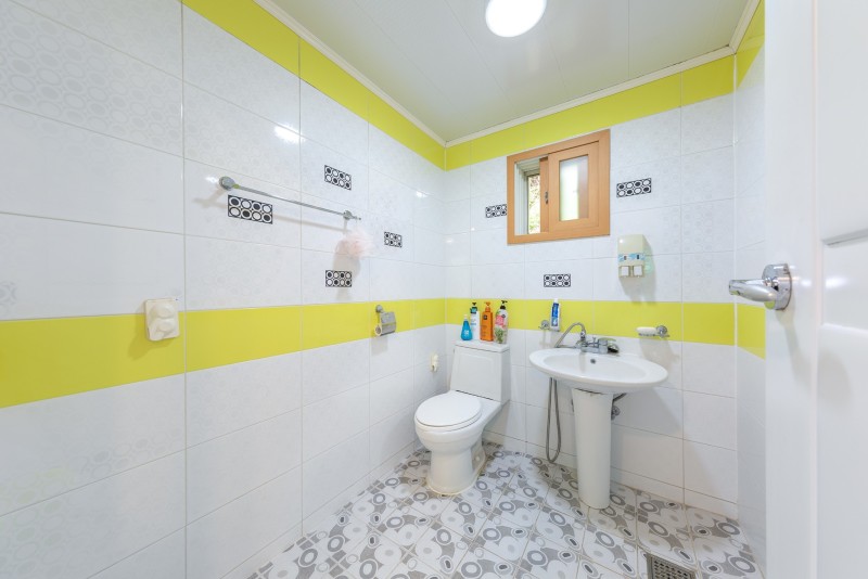 https://yaimg.yanolja.com/v5/2025/01/02/02/6775f60b105d23.60096890.jpg