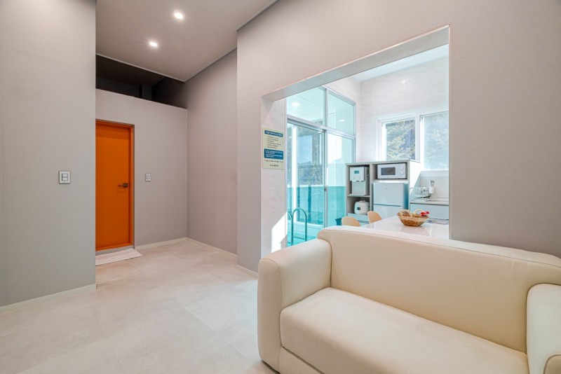 https://yaimg.yanolja.com/v5/2025/01/02/08/6776519ec8ad25.81174696.jpg