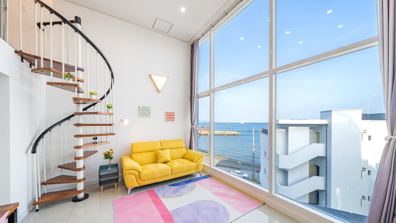 room detail thumbnail 2