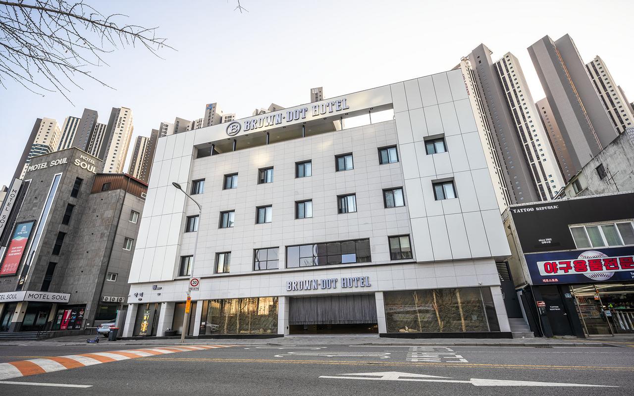 대구역 브라운도트 대구시민운동장점 사진