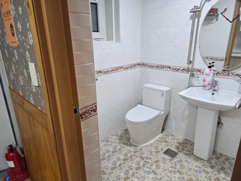 https://yaimg.yanolja.com/v5/2025/01/03/03/677759d306db69.57197661.jpg