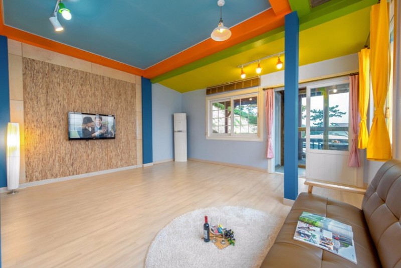 room detail thumbnail 0