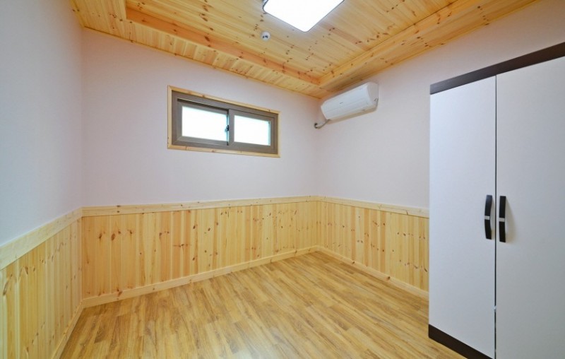 https://yaimg.yanolja.com/v5/2025/01/04/11/67791db372ad46.34142799.JPG