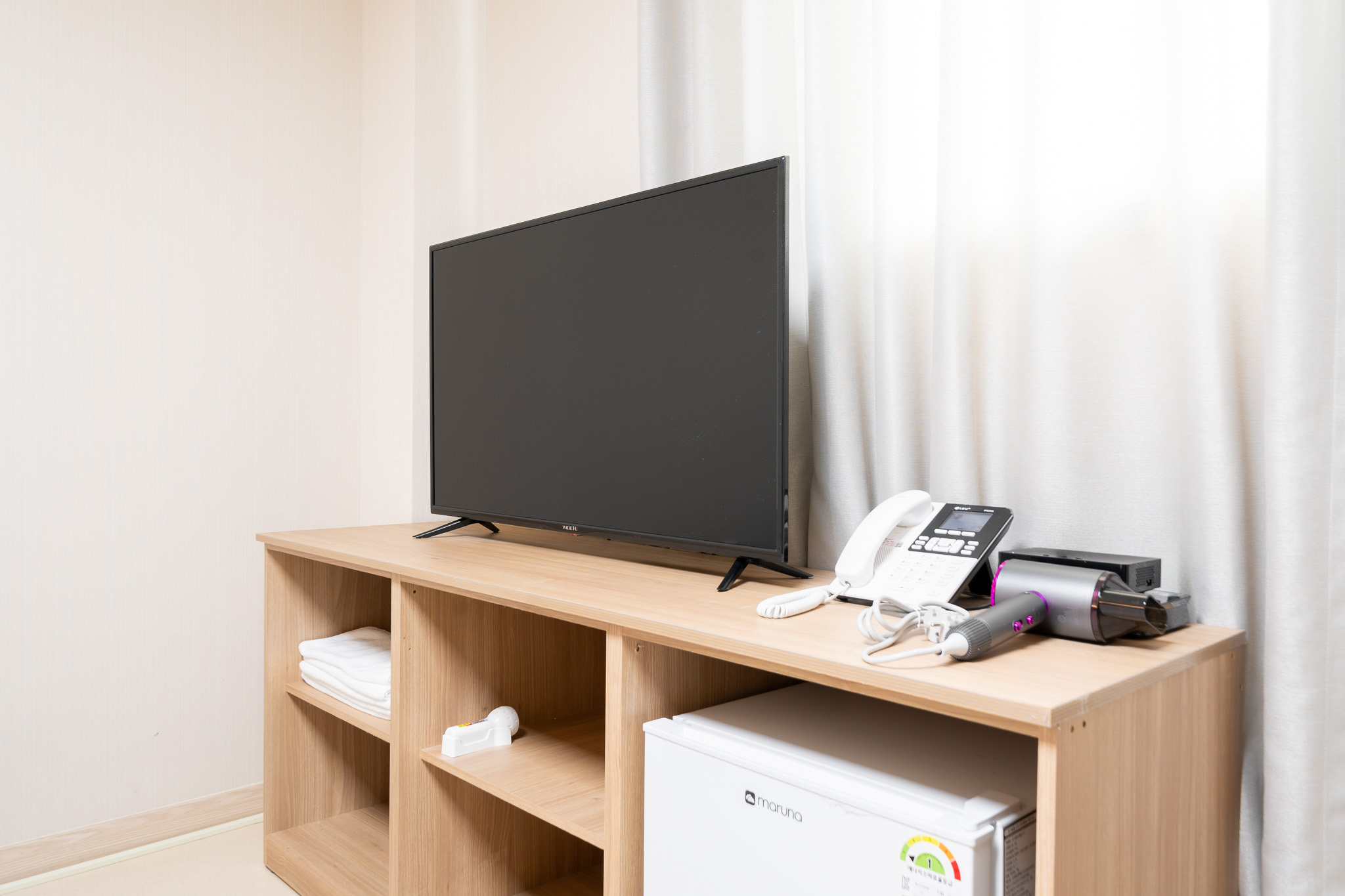 room detail thumbnail 2