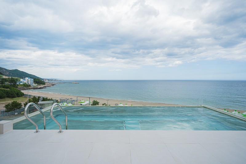 https://yaimg.yanolja.com/v5/2025/01/08/08/677e34433fcf37.09945967.jpg