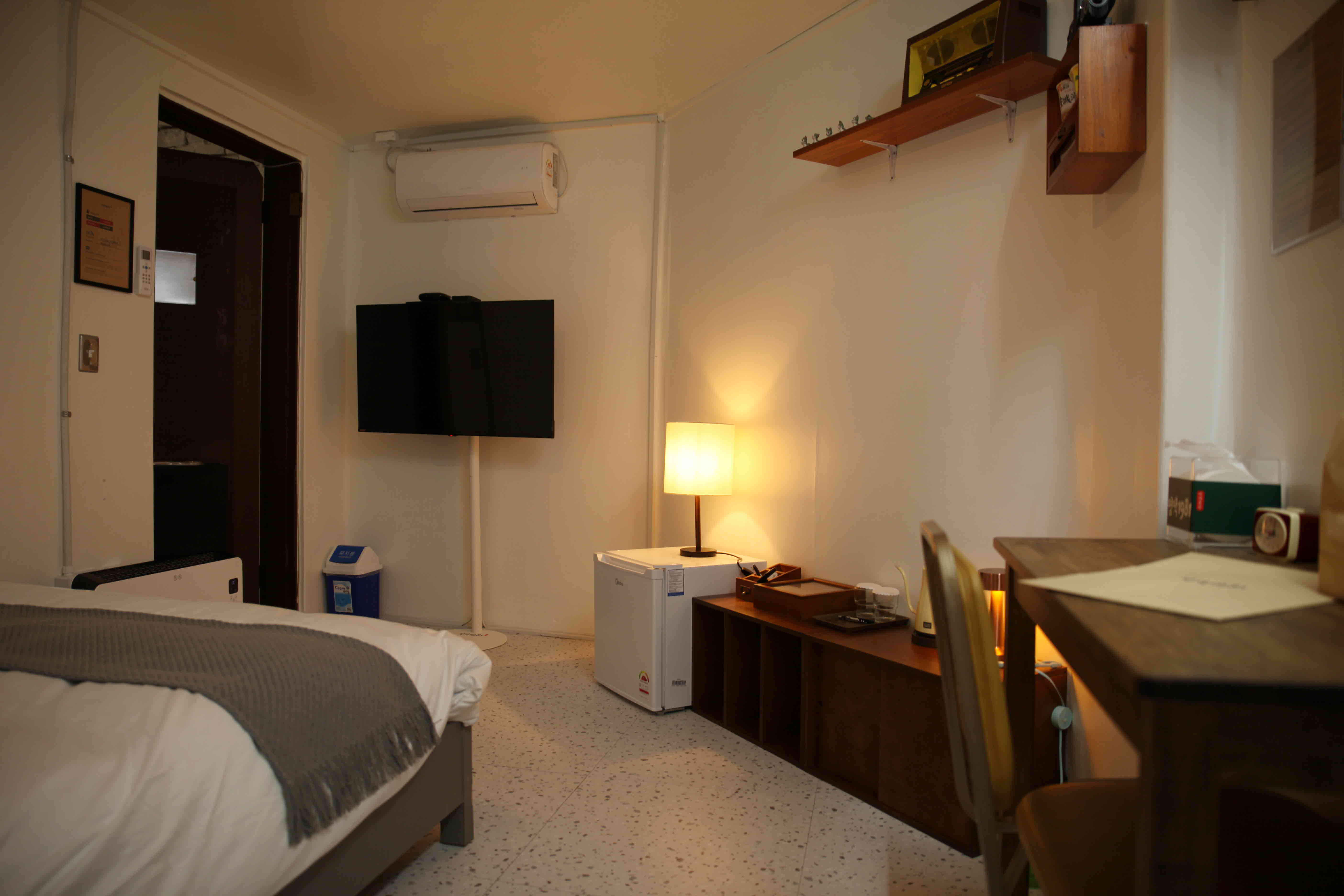 room detail thumbnail 0