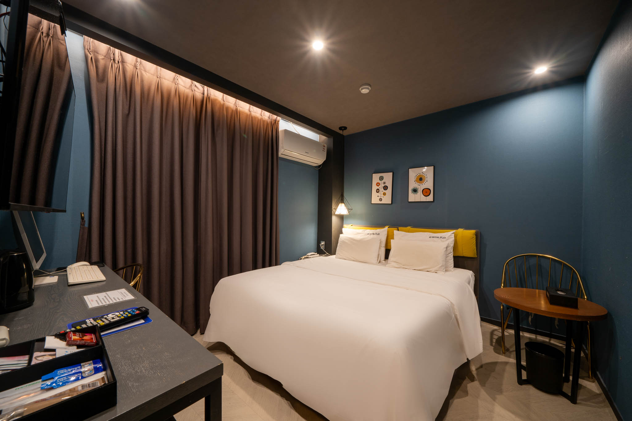 room detail thumbnail 0