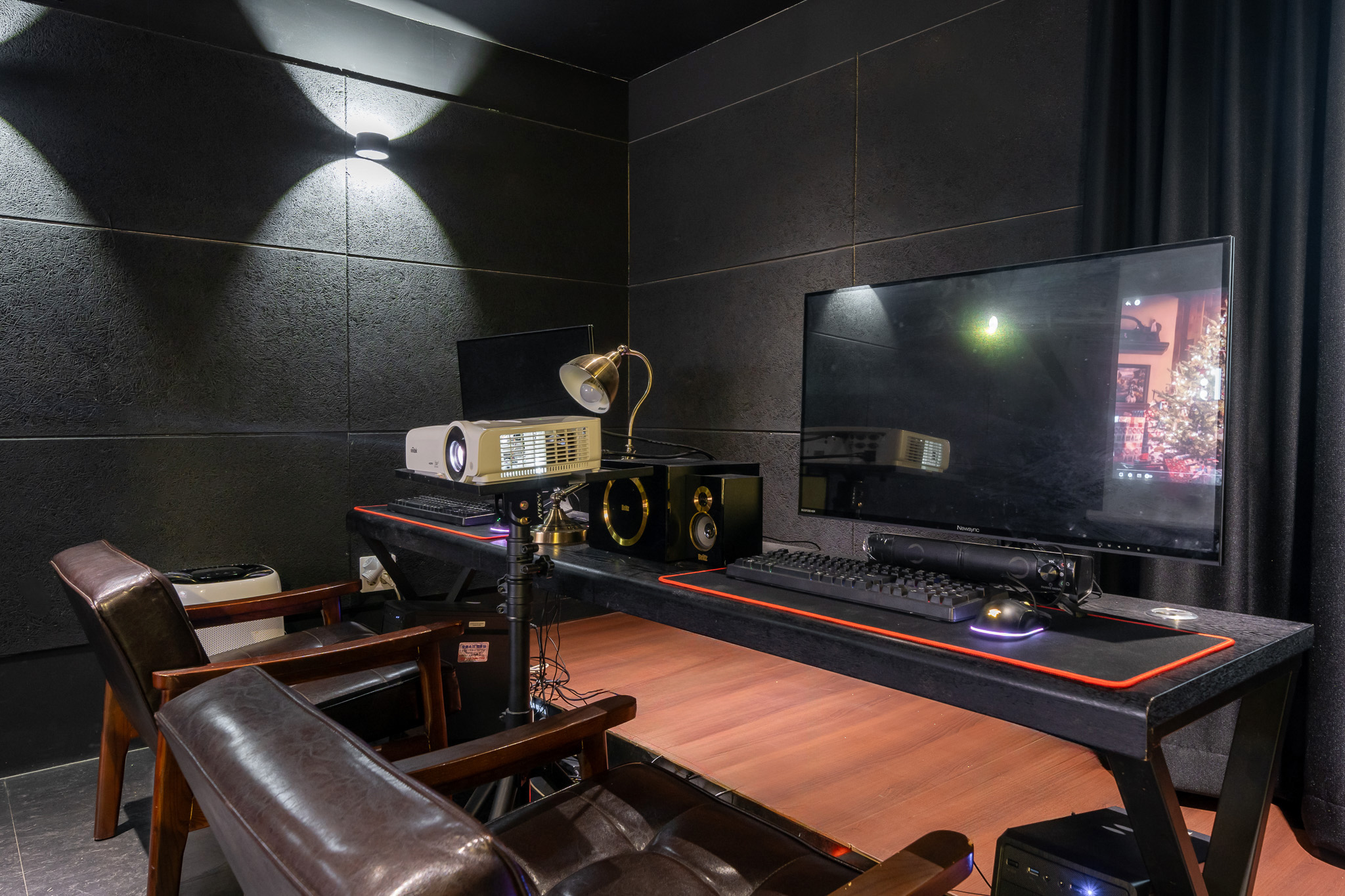 room detail thumbnail 2