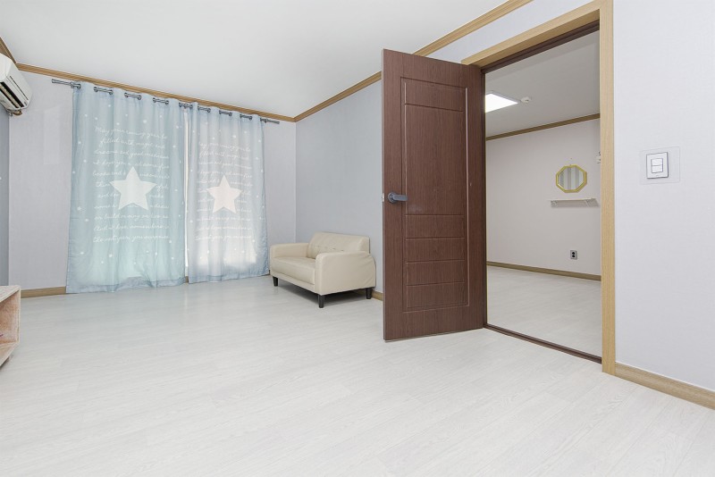 https://yaimg.yanolja.com/v5/2025/01/12/06/678361c0277068.57113013.jpg